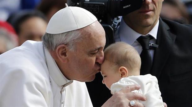 Papa-francisco-celebra-su-primera-audiencia-publica