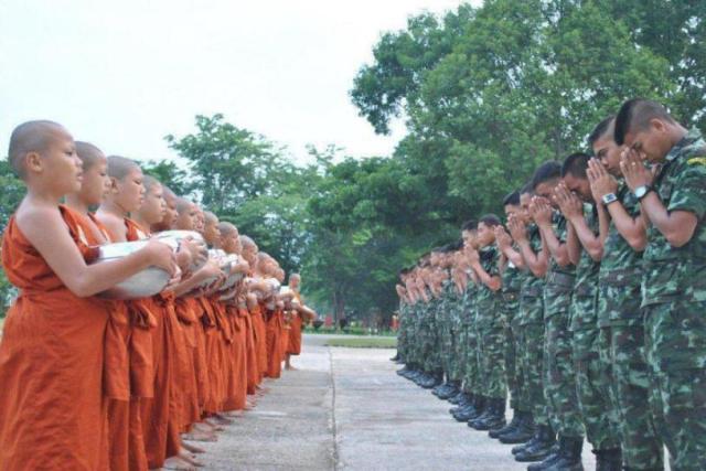 246580_424133934287837_2011680594_n