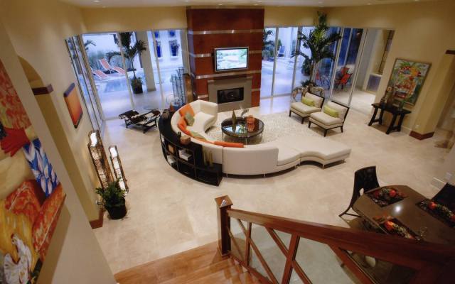 893896_269455343216421_678514751_o